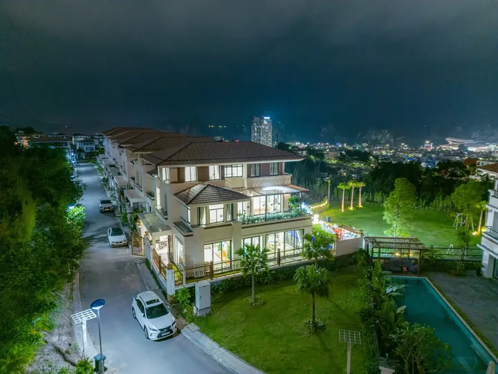Villa FLC Grand BT8-6A - 5PN - Bể Bơi, View Golf, BBQ