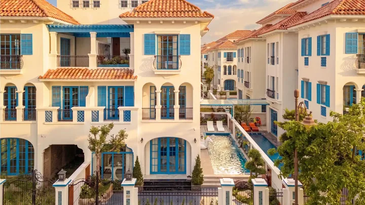 Toàn cảnh Turnip Villa M341 Sun Feria từ trên cao với bể bơi riêng