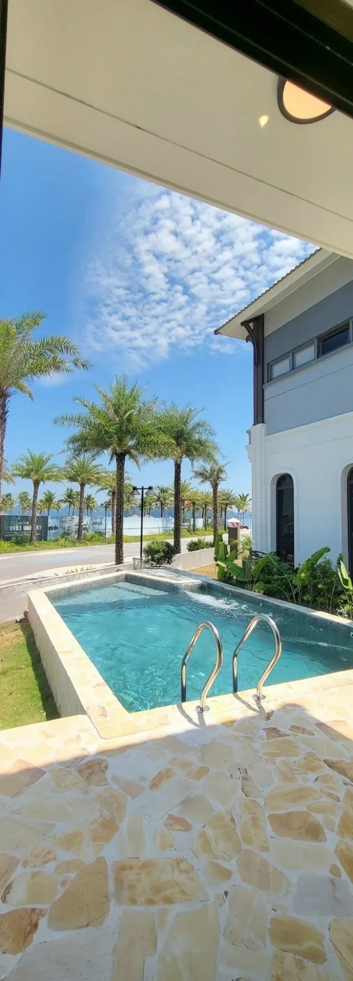 Villa Kayak Villa 4PN Vân Đồn nhìn từ bể bơi riêng