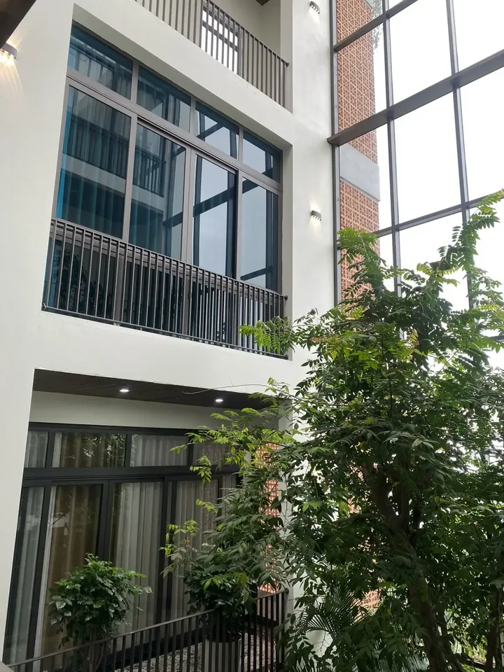 Bể bơi vô cực trên tầng thượng Villa Trippy Indochine Hạ Long